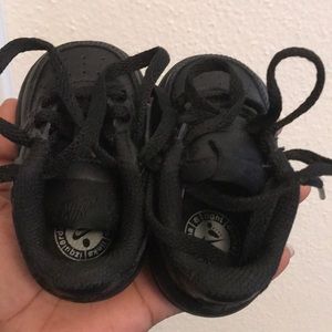 Infant baby shoes 2c hard bottoms